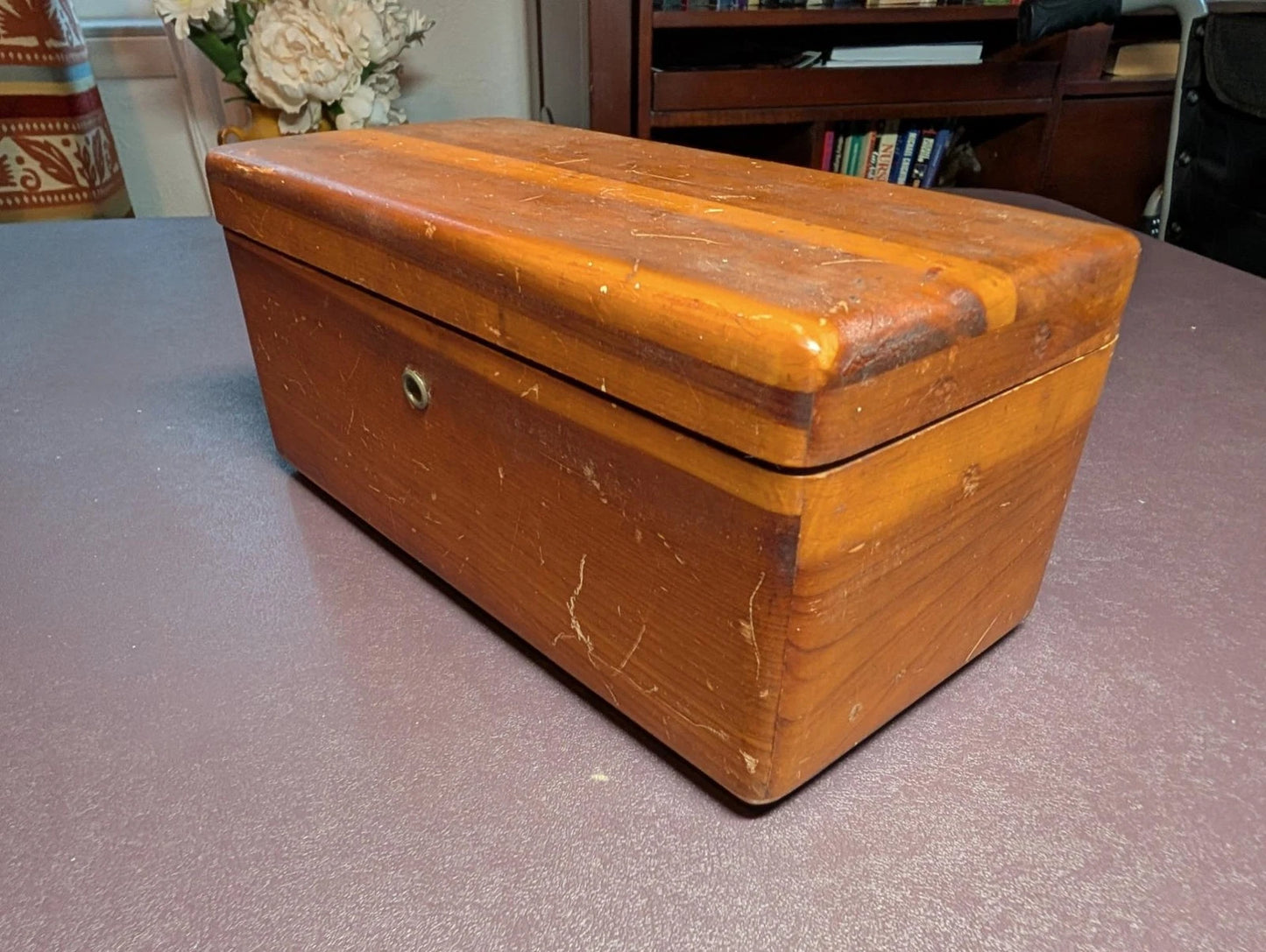 Attrractive Vintage Lane Cedar Dresser Jewelry Trinket Chest - Free Shipping -47