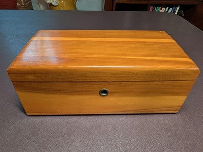 Vintage Lane Cedar Dresser Jewelry Trinket Chest with Key! - Free Shipping -27