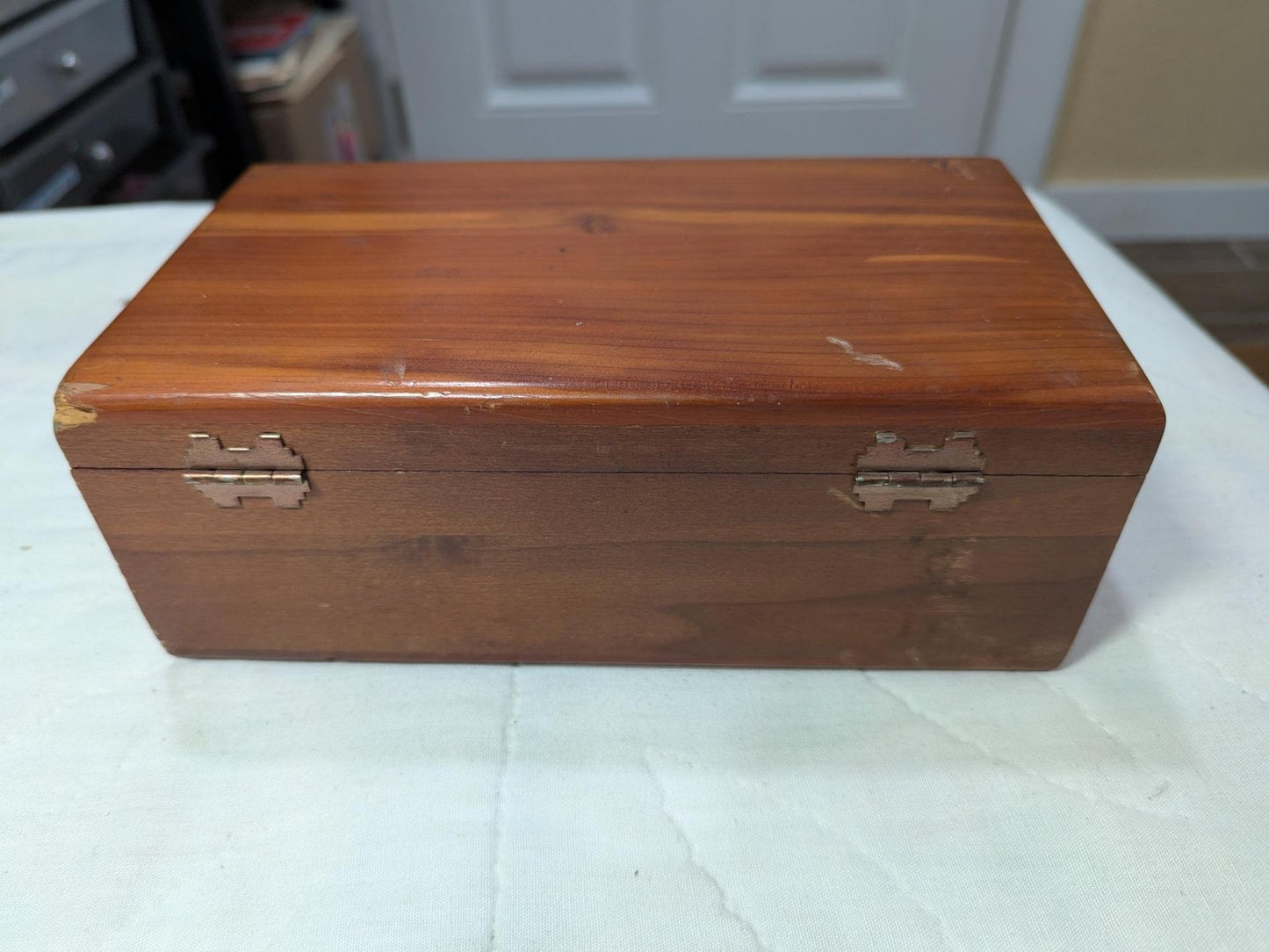 Attrractive Vintage Lane Cedar Dresser Jewelry Trinket Chest - Free Shipping -14