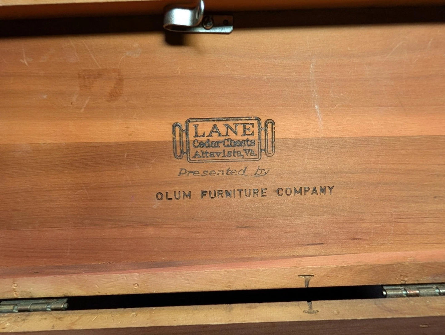 Attrractive Vintage Lane Cedar Dresser Jewelry Trinket Chest - Free Shipping -47