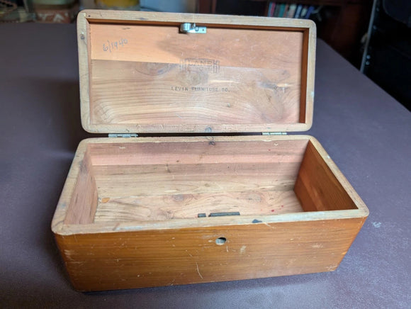 Attrractive Vintage Lane Cedar Dresser Jewelry Trinket Chest - Free Shipping -39