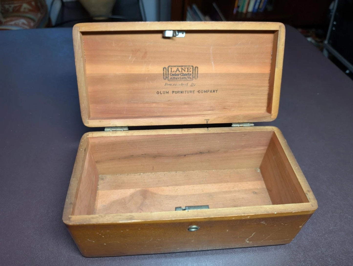Attrractive Vintage Lane Cedar Dresser Jewelry Trinket Chest - Free Shipping -47