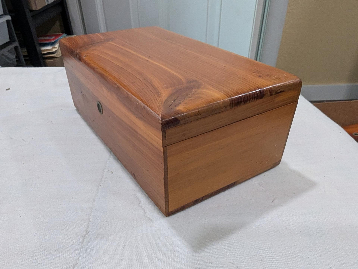 Attrractive Vintage Lane Cedar Dresser Jewelry Trinket Chest - Free Shipping -9