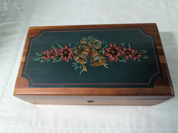 Vintage Lane Christmas Cedar Dresser Jewelry Trinket Chest - Free Shipping -4