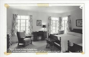 ~1940s Photo Postcard - Nantahala Inn, Lake Fontana, Bryson City, NC - (AO18)